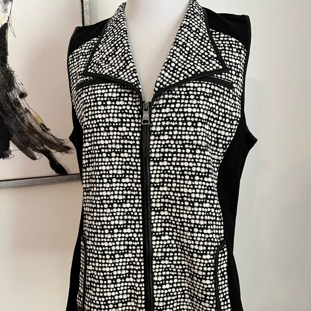 Chico's Black & White Print Zip Front Vest Size Small
